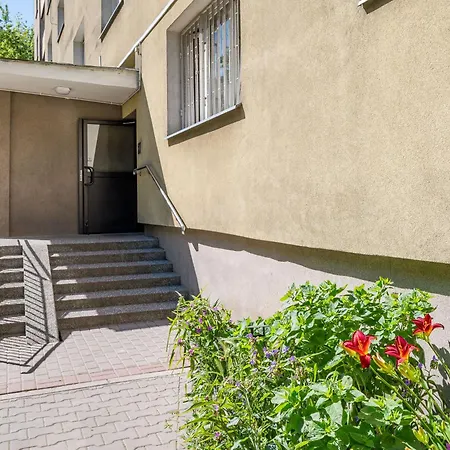 Apartamento Wola Smocza Comfort By Bookinghost *